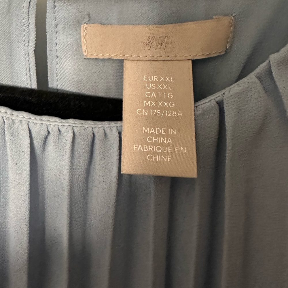 Periwinkle blue pleated dress with halter style neckline - Picture 2 of 4